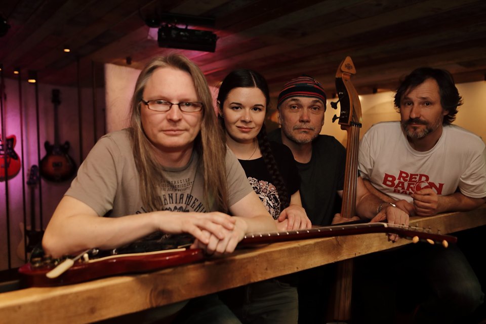 Red Baron Band - zleva: Paul Kowacz, Marika Postlerová, Jiří G. Rubeš a Radek Horník